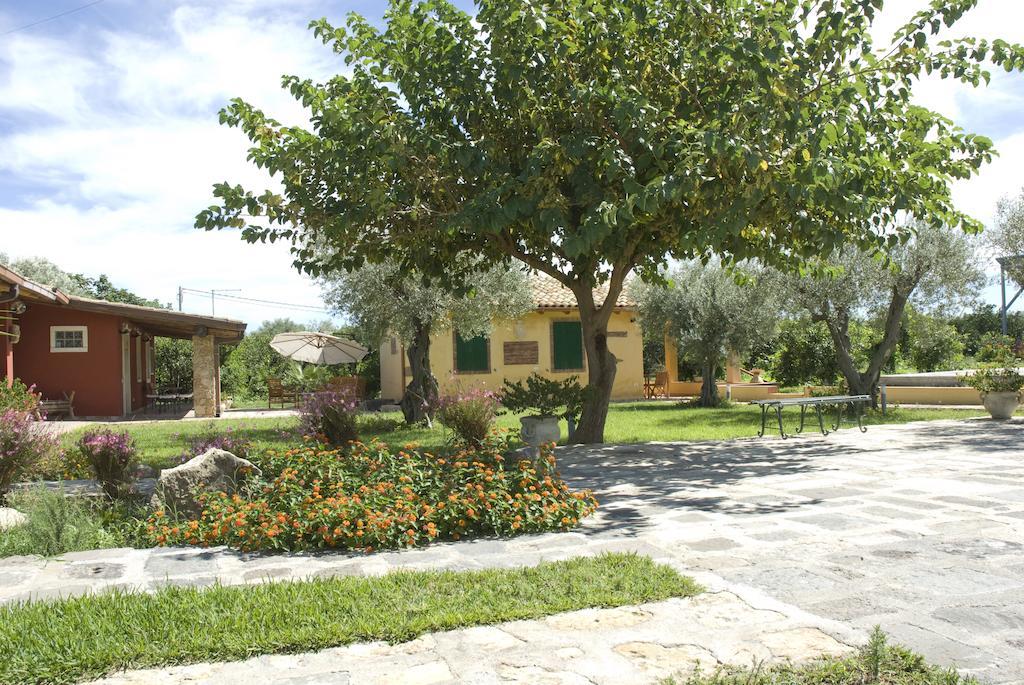 Case Di Loco Castro Agnone Bagni Exterior foto